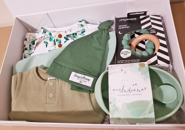 Baby gift hamper neutral boy green new baby gift box bowl clothing bib