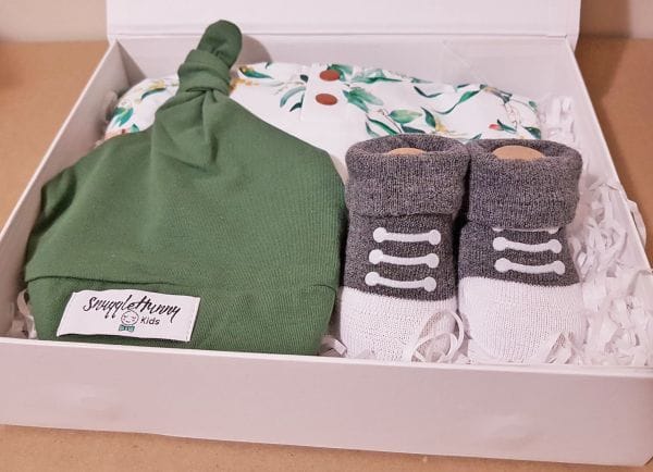 Mini magnetic boy neutral gift hamper for baby with socks bow and clothing